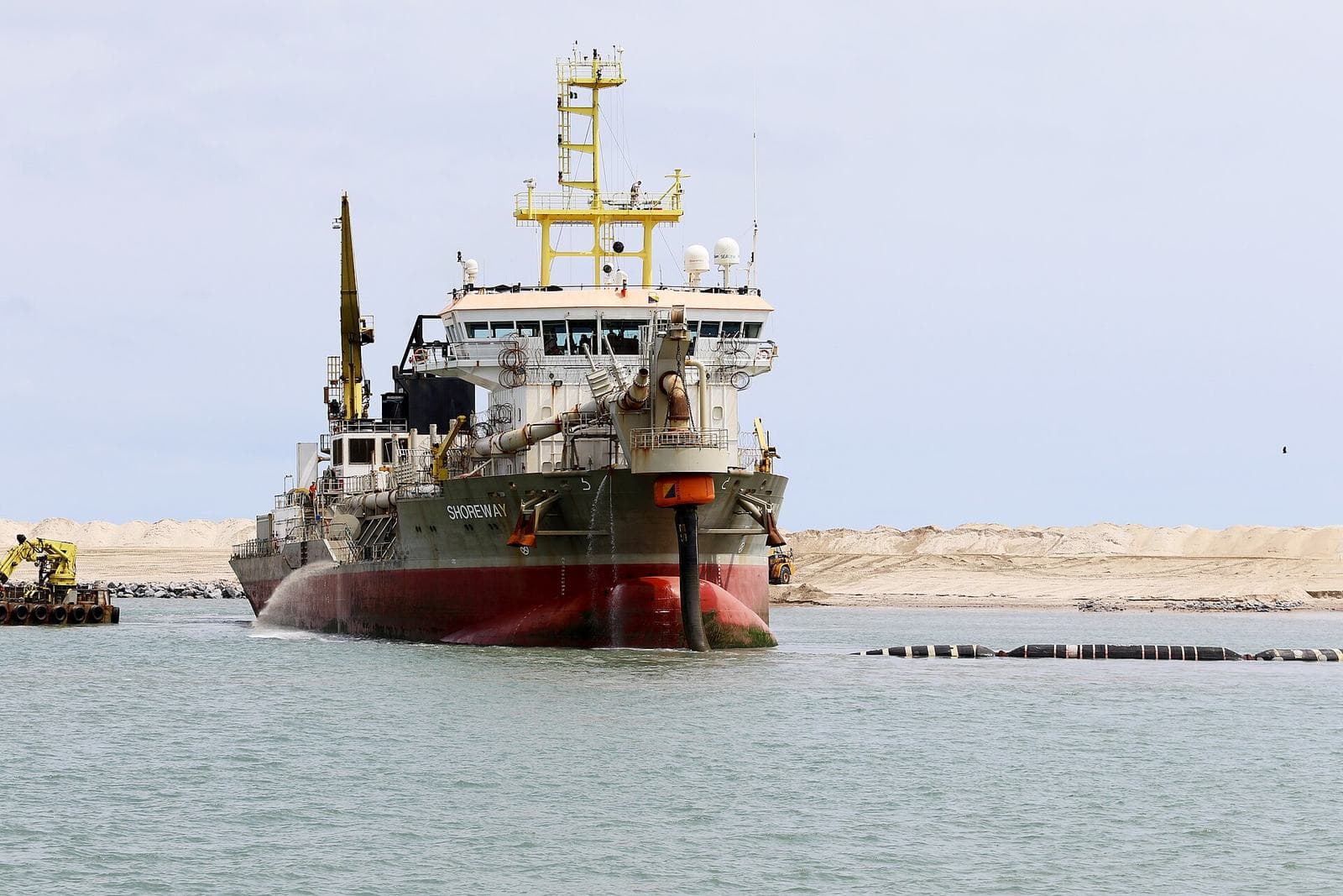 Process vessel being installed at a Nigerian refinery
